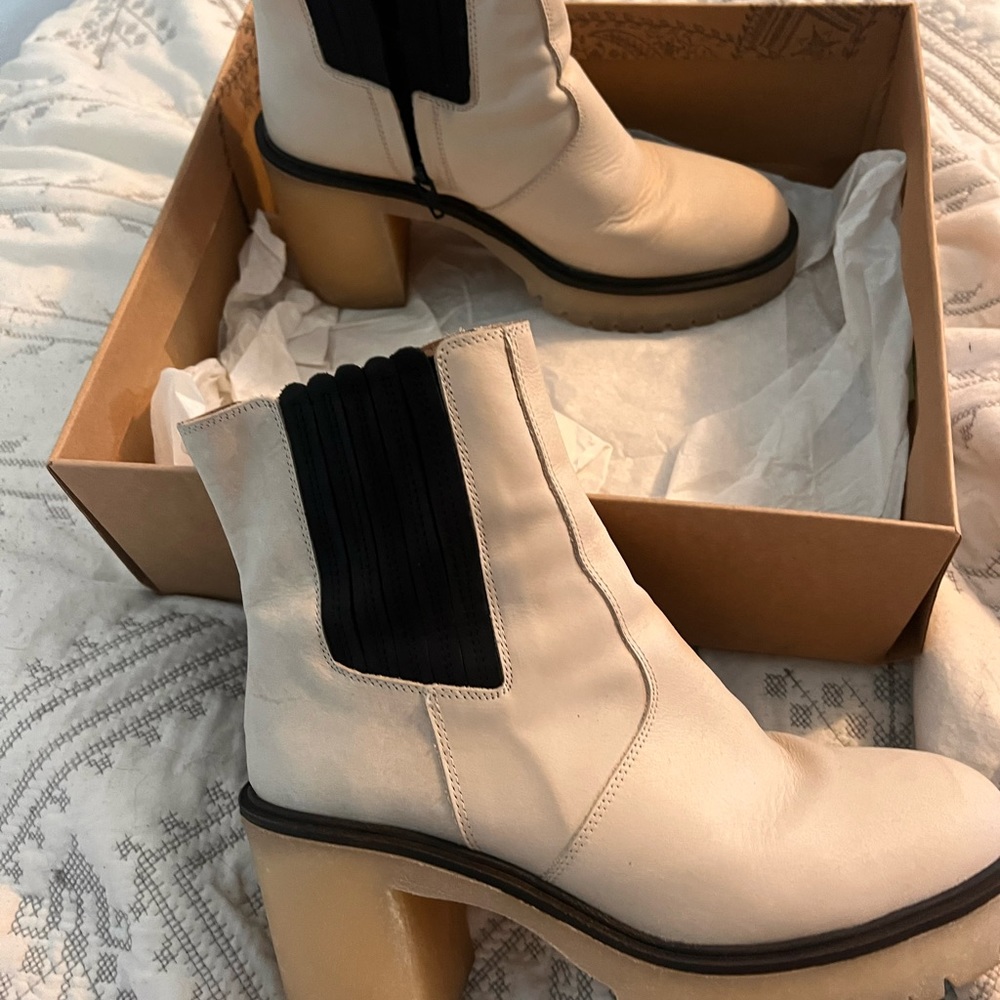 James Chelsea Boot - Picture 3 of 7